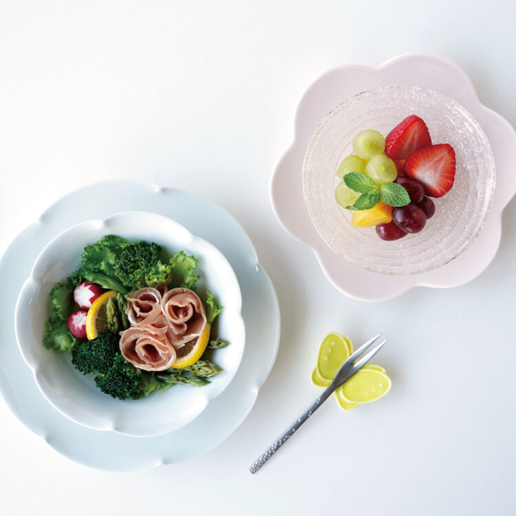 組み合わせて楽しむうつわの重ね使い