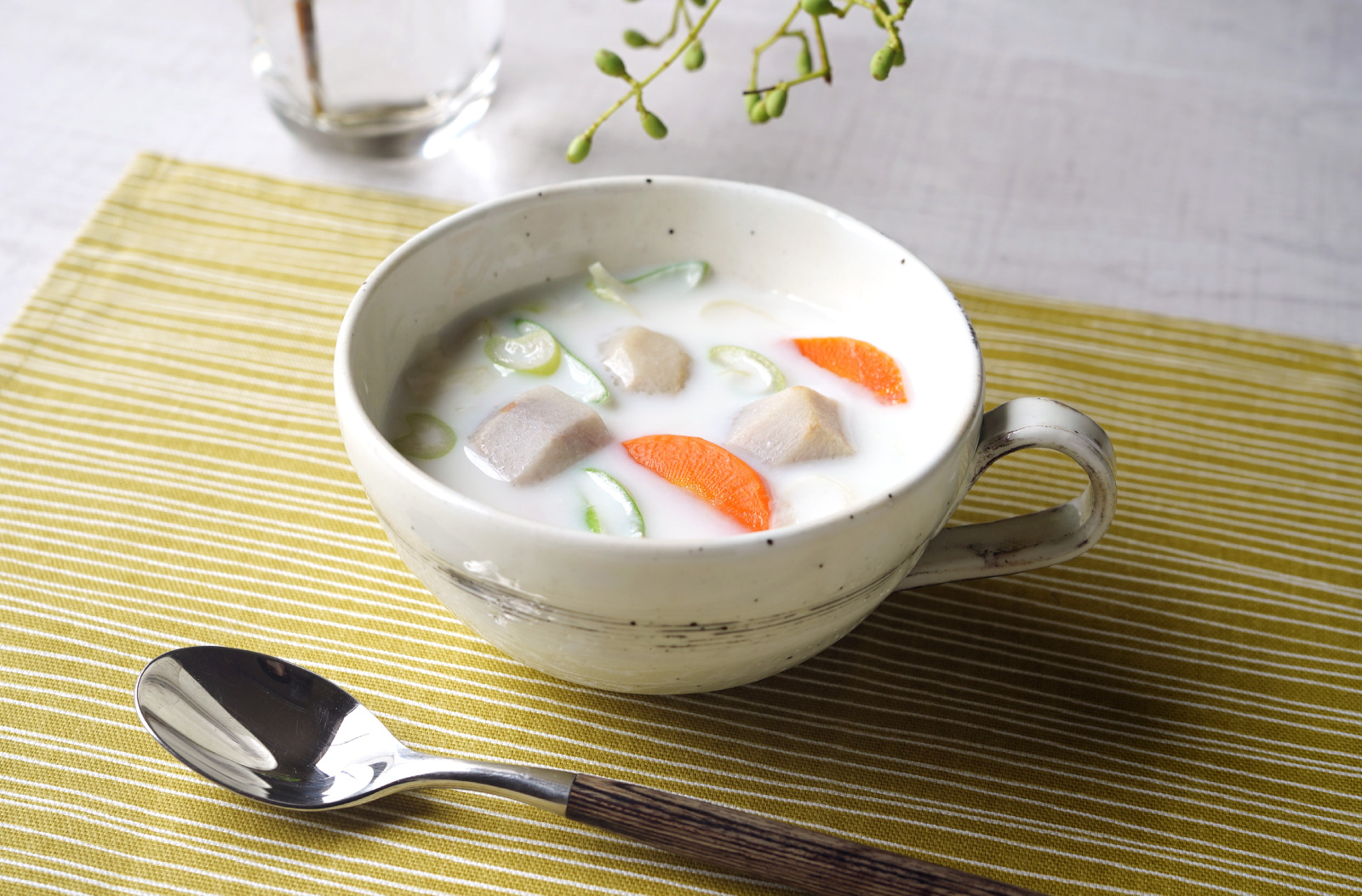 白磁さらさ銘々皿