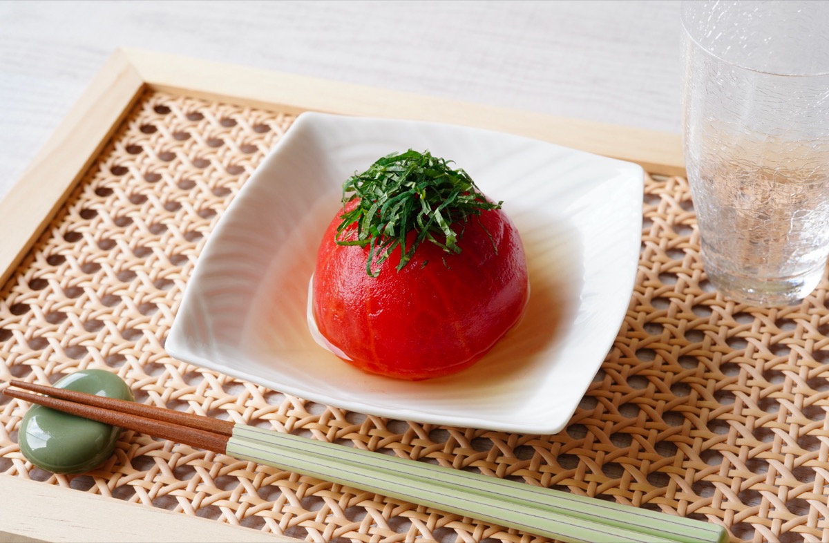 冷たいトマトの出汁浸し